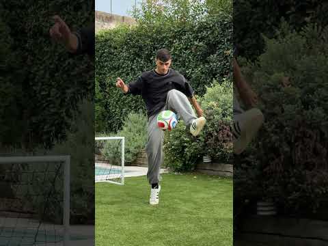 Pedri can't help himself to do some skills 💫🤩 #adidas #football #pedri