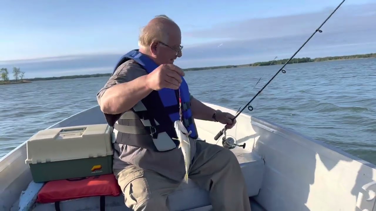 Drummond Island Day 3 Eating fish and fishing! YouTube