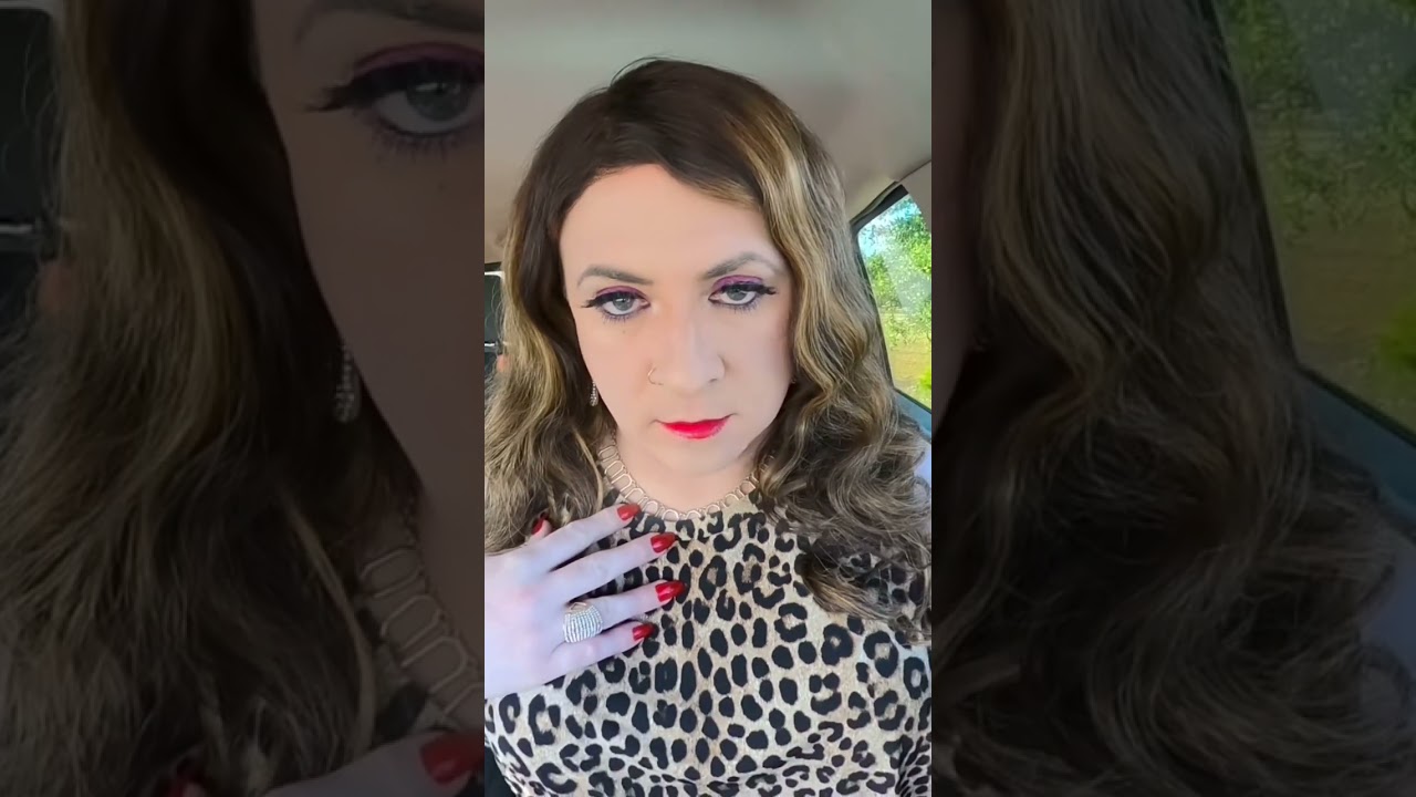 Crossdressing In Public : Close Up Britney