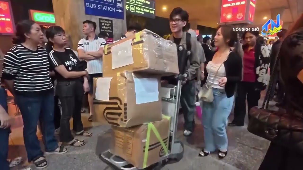 Mùng 6 Tết, Tân Sơn Nhất lập kỷ lục mới về lượng khách | TayNinhTV