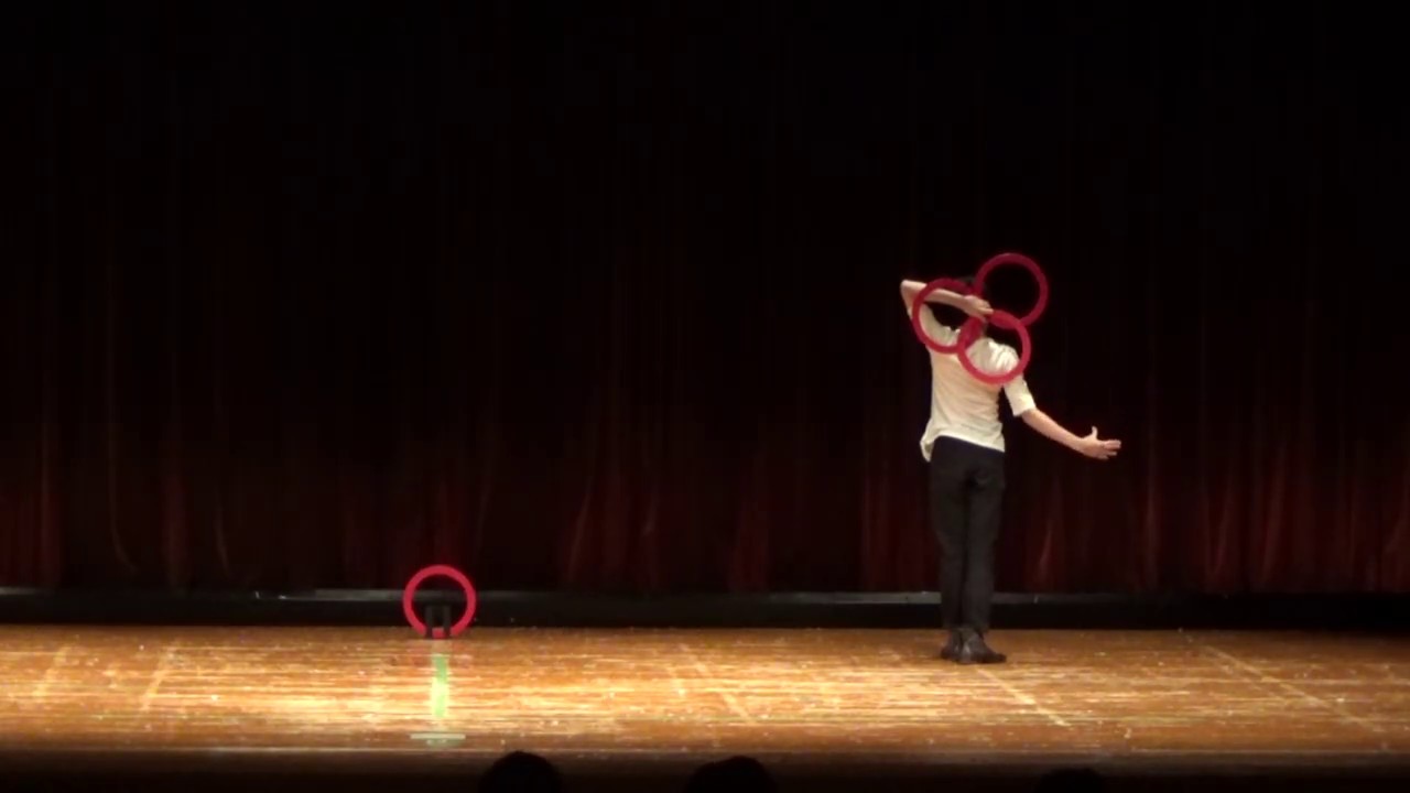 Ring Ruggling Ring Juggling Act / Hiroki Kusunose - YouTube