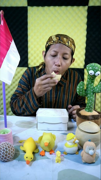 MAKAN KUE ONDE-ONDE #shorts #ngeshortsdulu #indonesiabanget