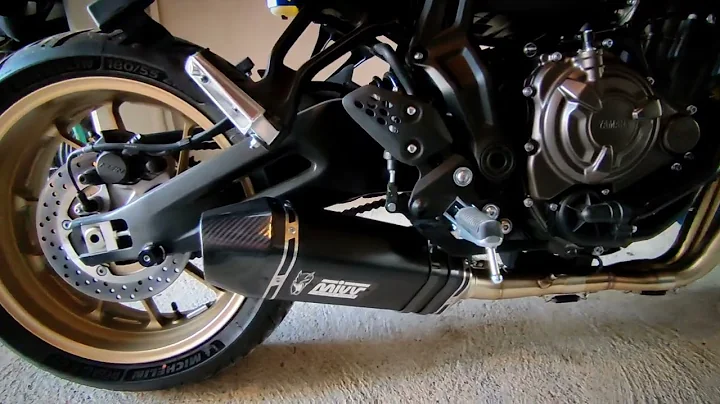 Tracer 7 Phantom Blue full , Mivv speed Edge exhaust (ça race infinie sound 😂 !)