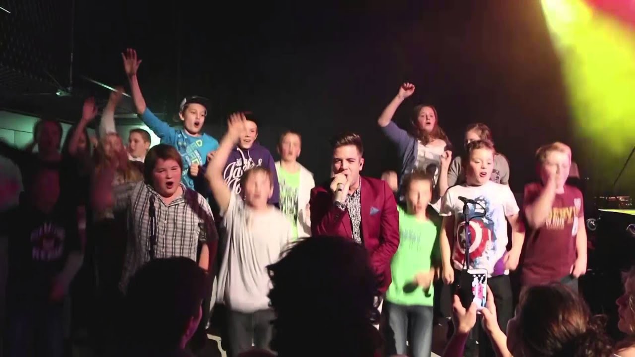 Luca Hänni Live mit Schulklasse (19.12.2015 / Langnau i.E.)