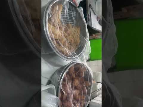 شیرینی های محلی بندر ترکمن واقعا خوشمزه بودن سفر ولاگ فارسی بازارچه