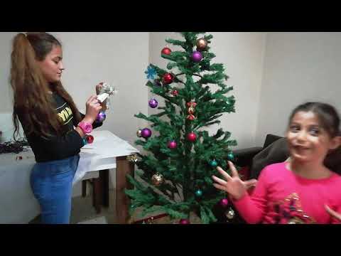 Video: Bir Noel Ağacına Bir Yay Nasıl Bağlanır
