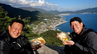 【登山】捕獲した高級魚でのり弁を作って頂上で松岡さんと頂きます。