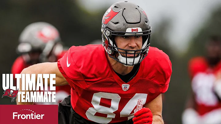 Cameron Brate on His Favorite Holiday Traditions |...