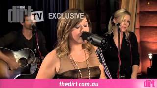 Kelly Clarkson - Stronger (Acoustic) | Scoopla Resimi