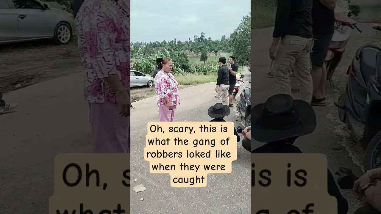 the moment the mugger was in action