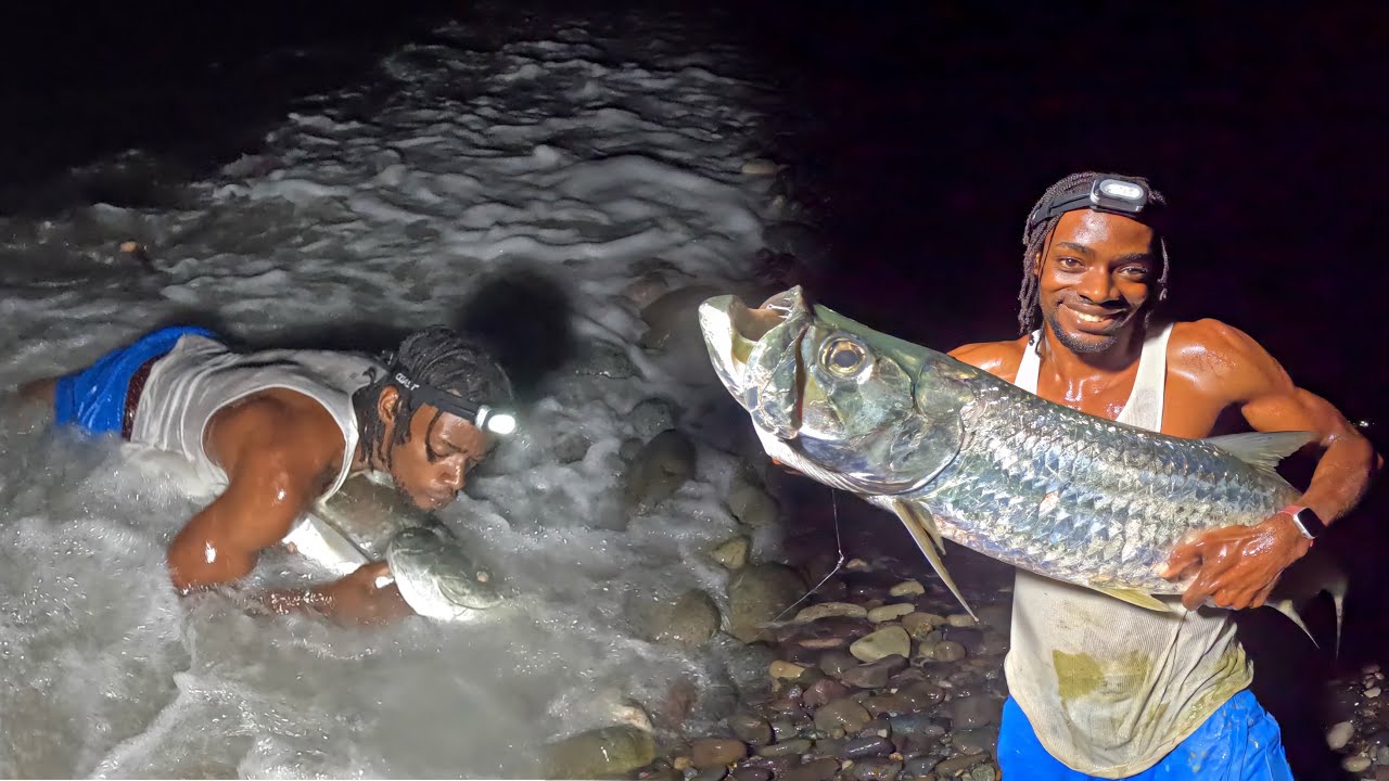 БЕЗУМНАЯ битва за ловлю тарпона — вы не поверите, какой чудовищный улов!