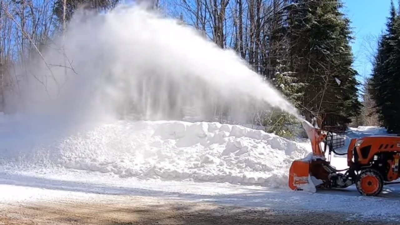 397 Front Mount Blower VS Rear Blade. Kubota LX2610 Compact Tractor. Part 1. Snow in the