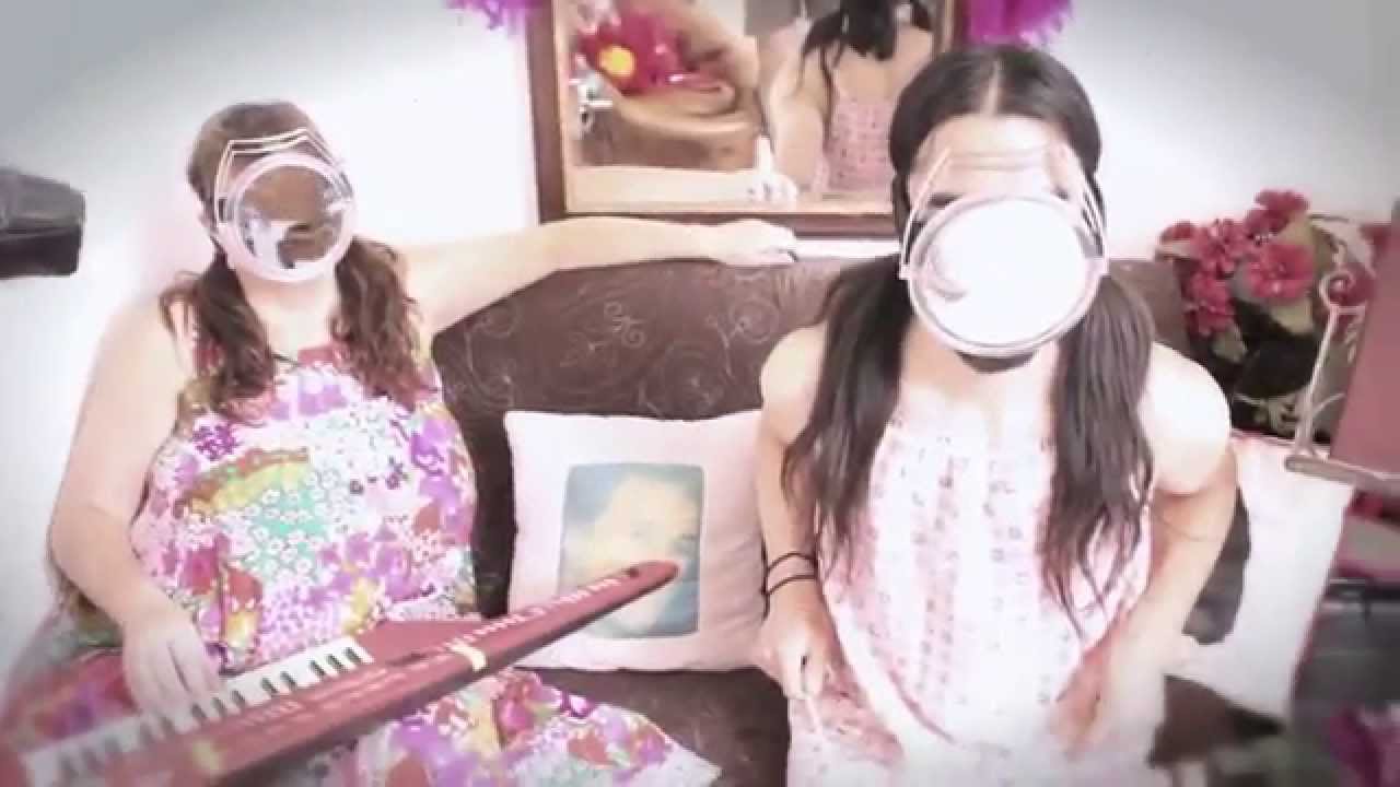 Sleduj "I Like To Watch" by Donna Bummer na YouTube Sleduj "I Like To Watch" by Donna Bummer na YouTube