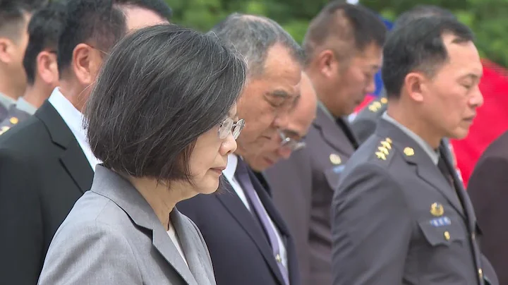 Taiwan’s president renews her pledge to stronger self defense during visit to war memorial - DayDayNews