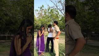 पुलिस की रेड स्कूल की लड़की पकड़ी 