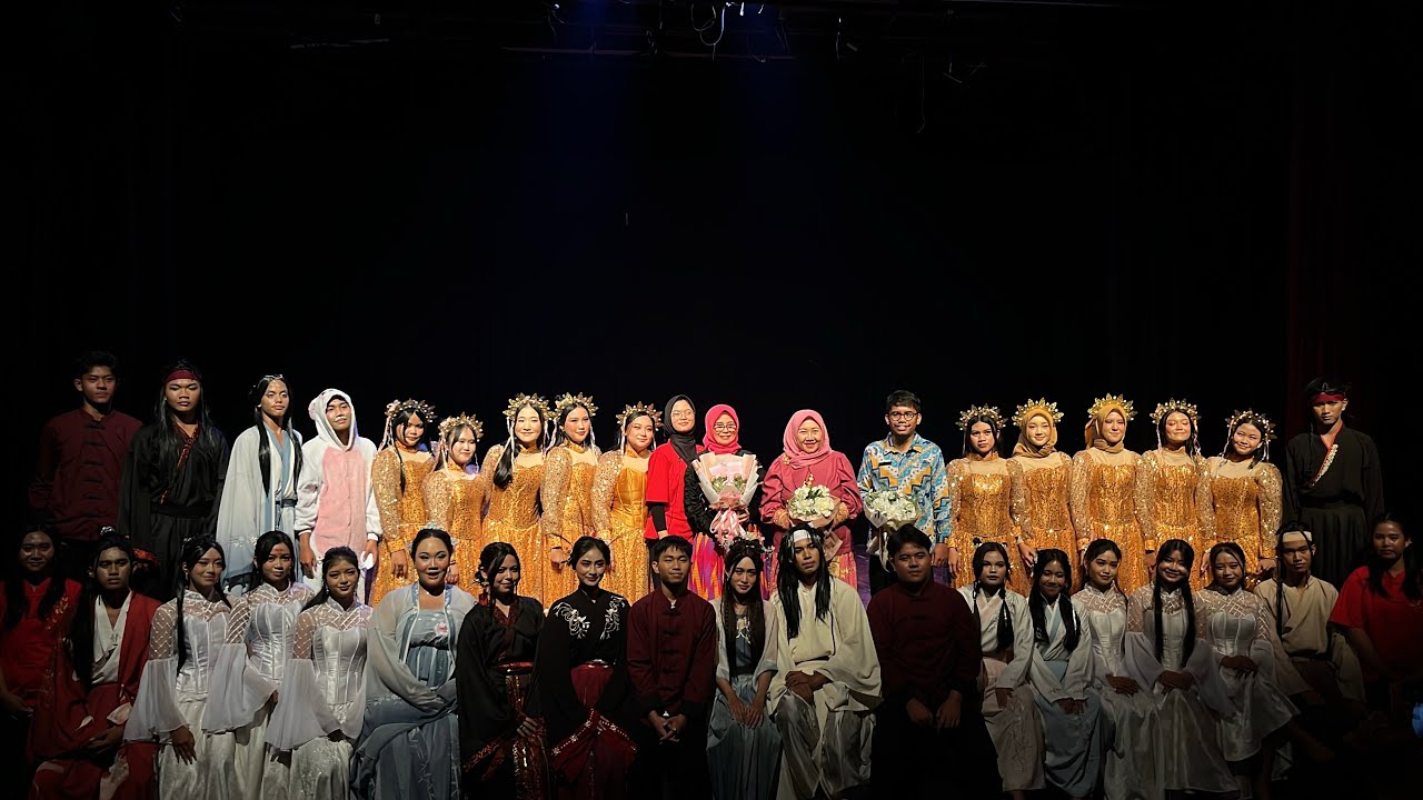 “LAHIRNYA DEWI REMBULAN” PENTAS SENI 12.10 SMAN 3 BANDAR LAMPUNG