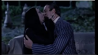 Morticia And Gomez - Addams Family