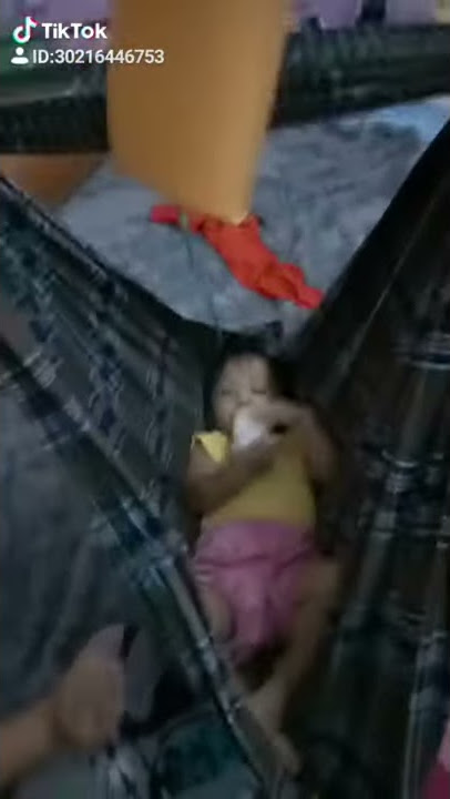 selvi minum susu