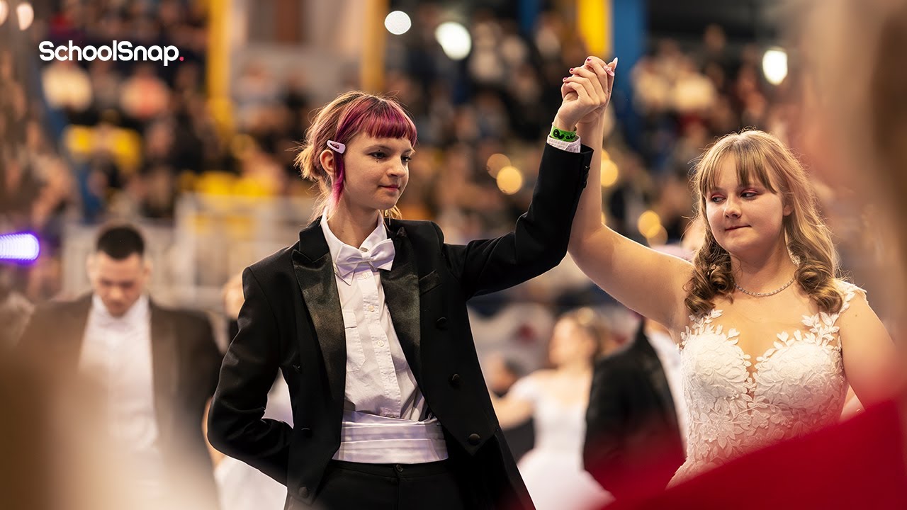 Semmelweis - 2025 Szalagavató Keringő • SchoolSnap.