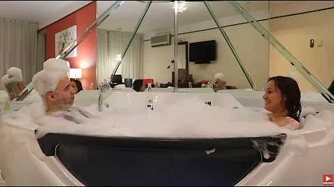BAO DE ESPUMA EN Hotel Laviolette en Trois-Rivires...