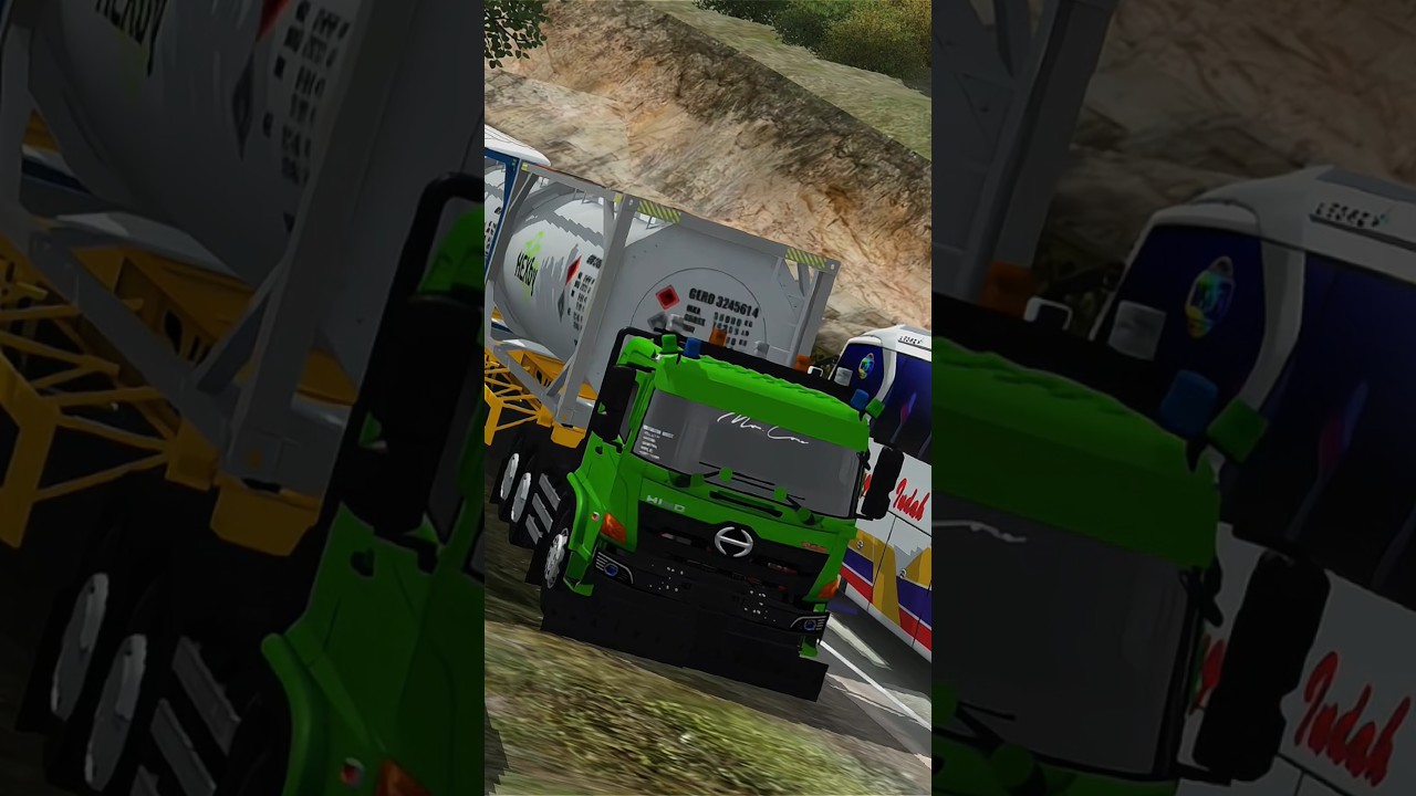 HINO TRAILER ISO TANK KEJEBAK MACET❗📸😜