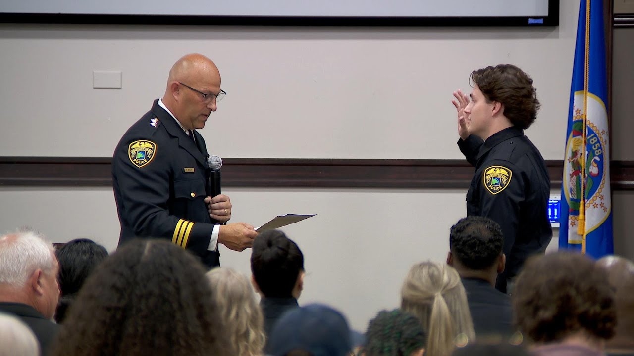 Brooklyn Park Swears In Nine New Police Recruits - YouTube