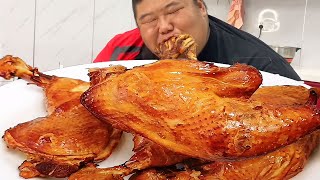 Monkey brother got 10 chicken legs and 5 packs of instant noodles. Fat brother smoked the chicken l