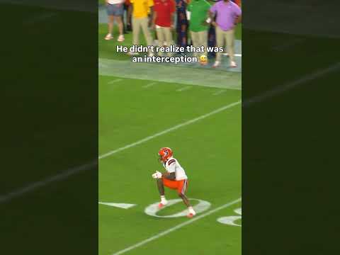 Looked like the broadcast froze for a second 😵‍💫 #miamihurricanes #accfootball #collegefootball