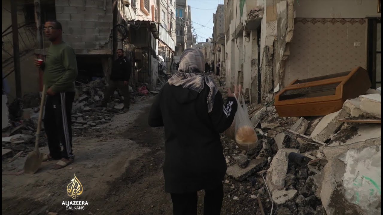 الفلسطينيون يقيّمون الأضرار الناجمة عن الغارات الإسرائيلية
