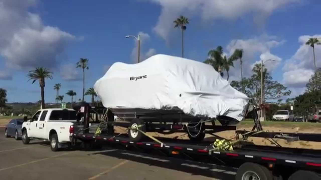 New Bryant Calandra Boat arriving to San Diego, California