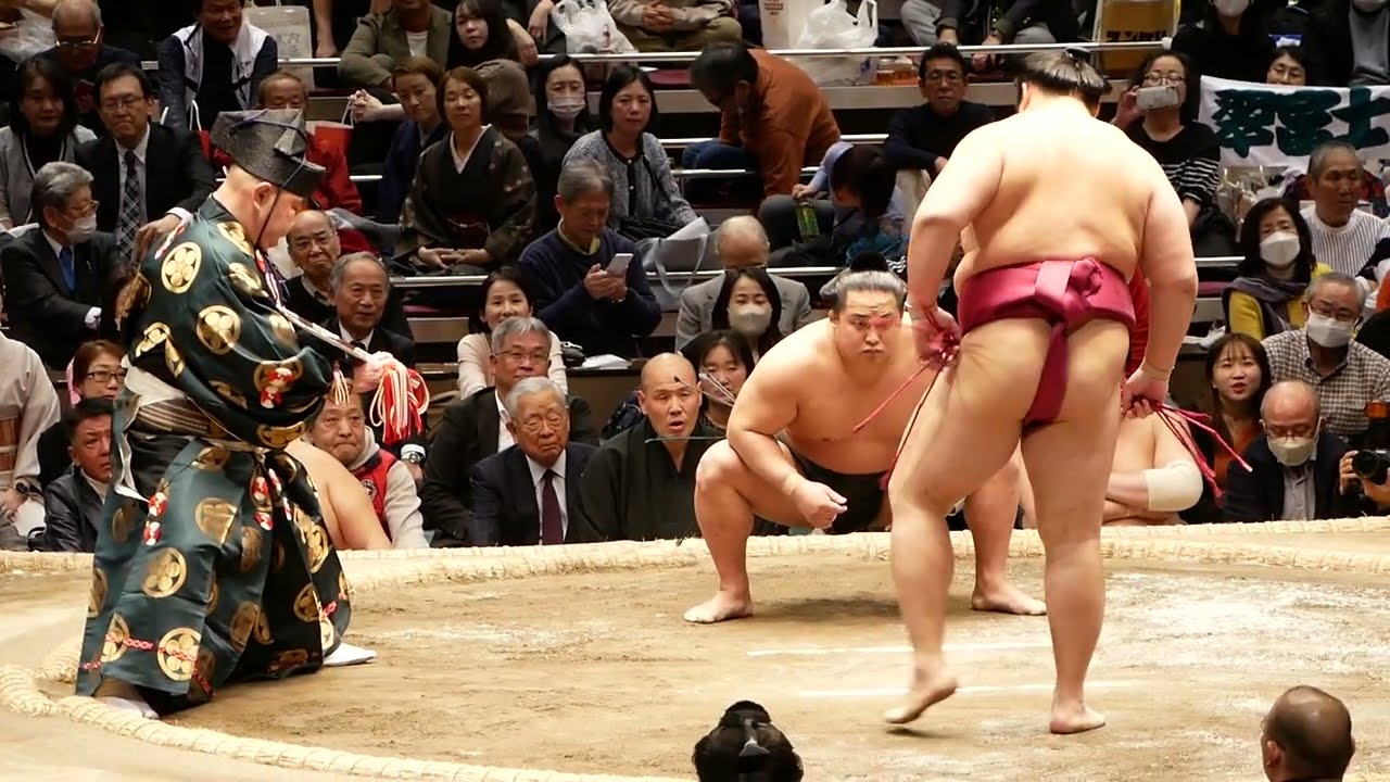 Midorifuji v Endo Day 12, January Sumo Tournament (Hatsu) 2025, Ryogoku Kokugikan Tokyo