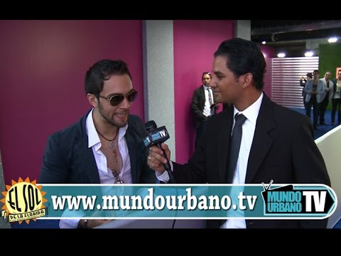 Isaac Reyes Durante Premios Tu Mundo
