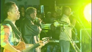 AZA TSAHOANA au Coliseum par Lolo SY Mahaleo