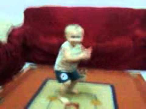VIDEO LUIZ FELIPE DANÇANDO PATATI PATATA EM PRATA