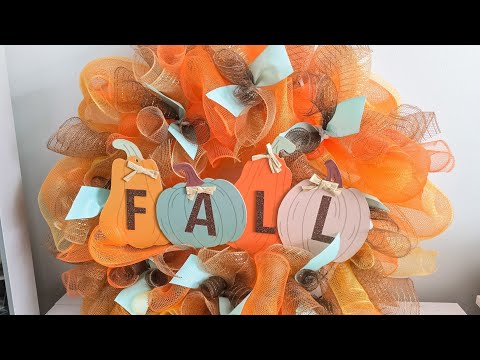 DIY: Poofy Fall Deco Mesh Wreath || Quick and Easy