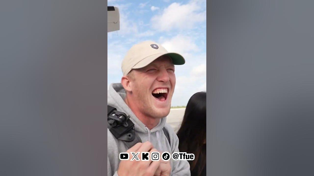 Pilot claims the earth is FLAT #tfue #shorts