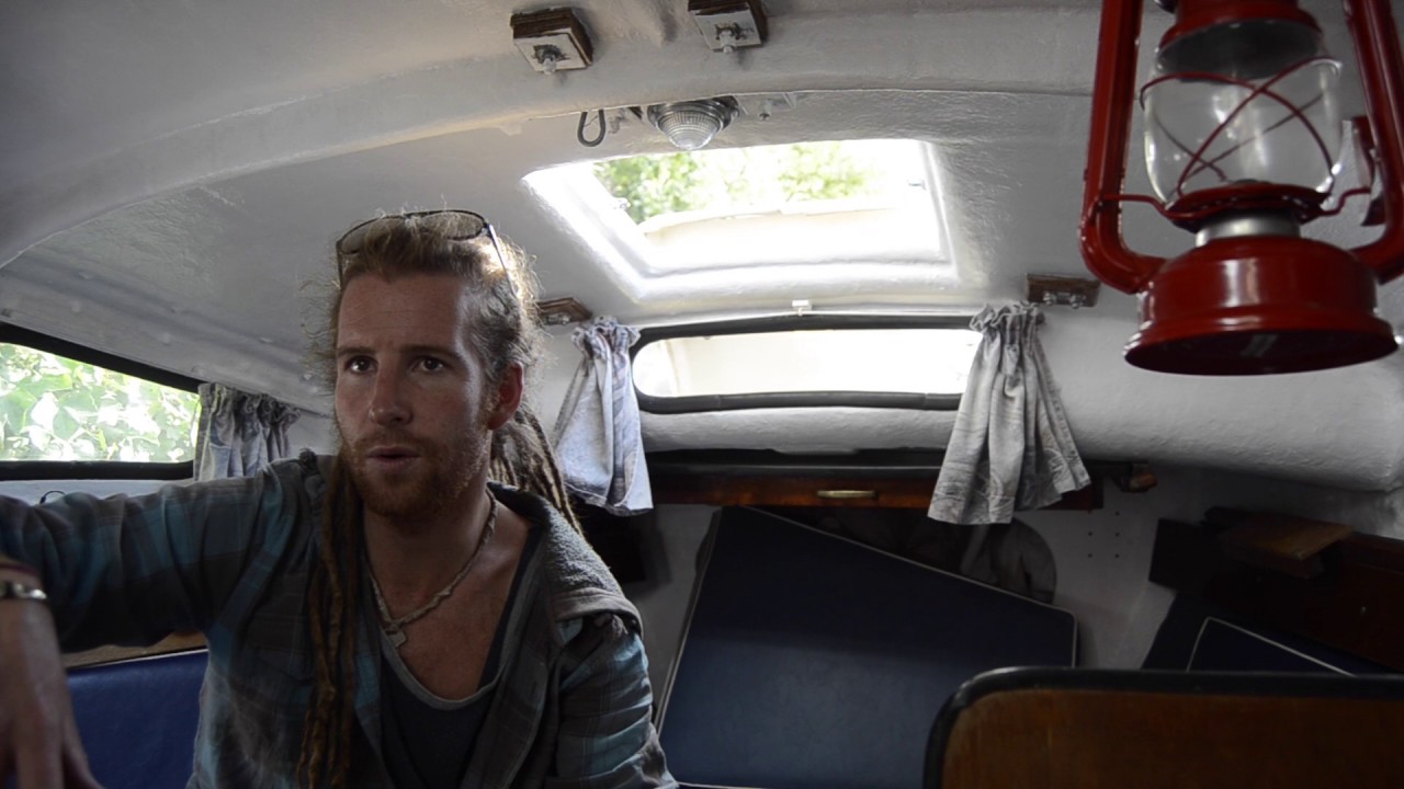 Life Afloat - WHAT'S IT LIKE TO LIVE ON A BOAT? 10min Documentary - YouTube
