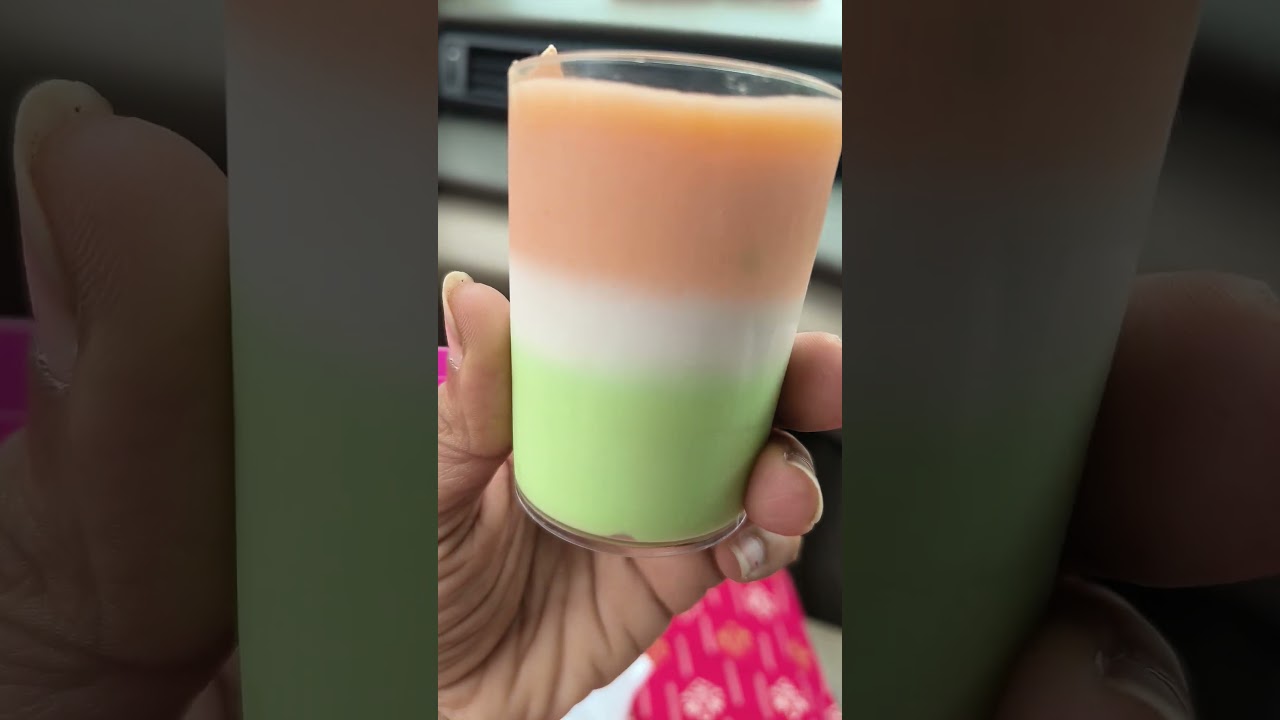 tri colour desert