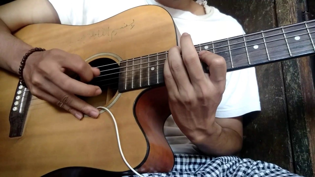 Ungu sesungguhnya guitar cover - YouTube