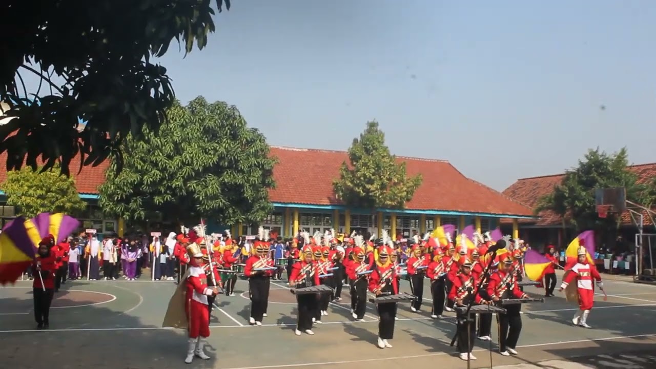 pembukaan hari ulang tahun SMP negeri 3 JATIWANGI marching band