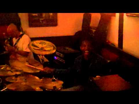 Steve Washington & Tony Qunta guesting with Cut Th...