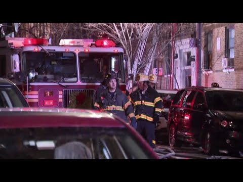 Video: 12 Persone Muoiono Nel Fuoco Nel Bronx, New York