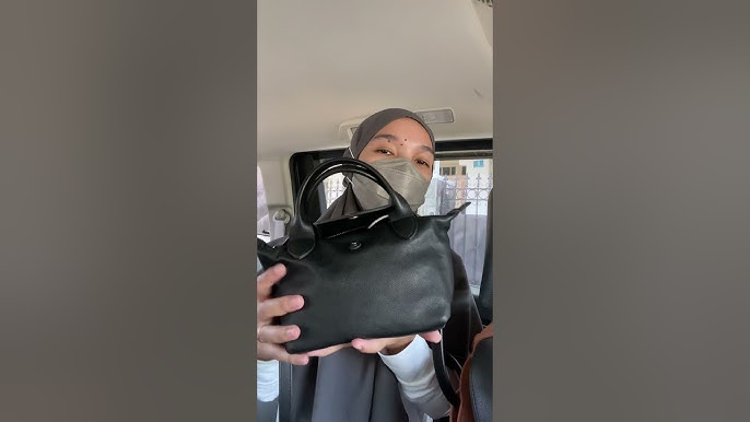 LE PLIAGE GREEN POUCH WITH HANDLE ใส่อะไร｜TikTok Search