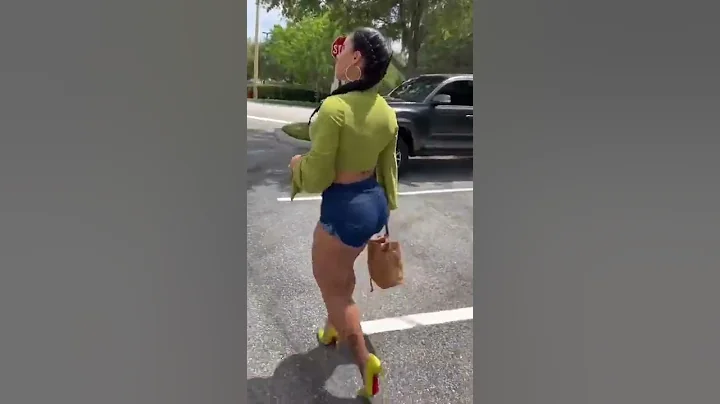 THICK DAISY DUKES KATHY