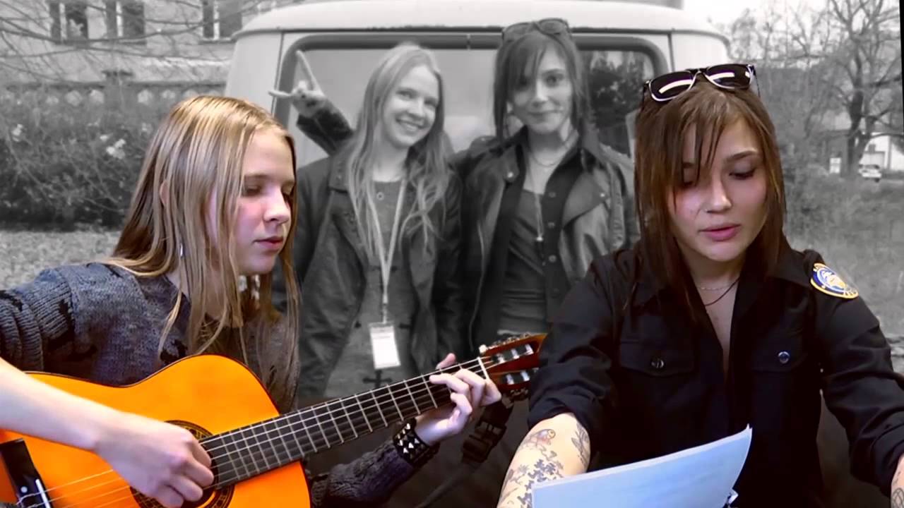 Anni und Linda singen Corre Corazon - Cover :*
