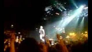 P!nk- Leave me alone (i'm lonely) at Wembley, 4-12-06