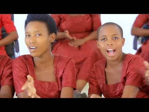 Video: Ujumbe Wa Usanifu Kwenye Glasi Ya Divai