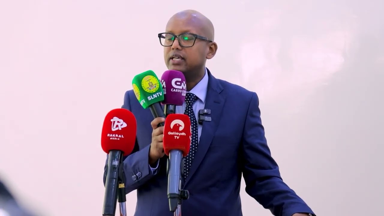 Madaxwaynuhu Aragtidiisii Cadaalada wuxuu u doortay Wasiir Yoonis anakuna waanu kala shaqaynaynaa...