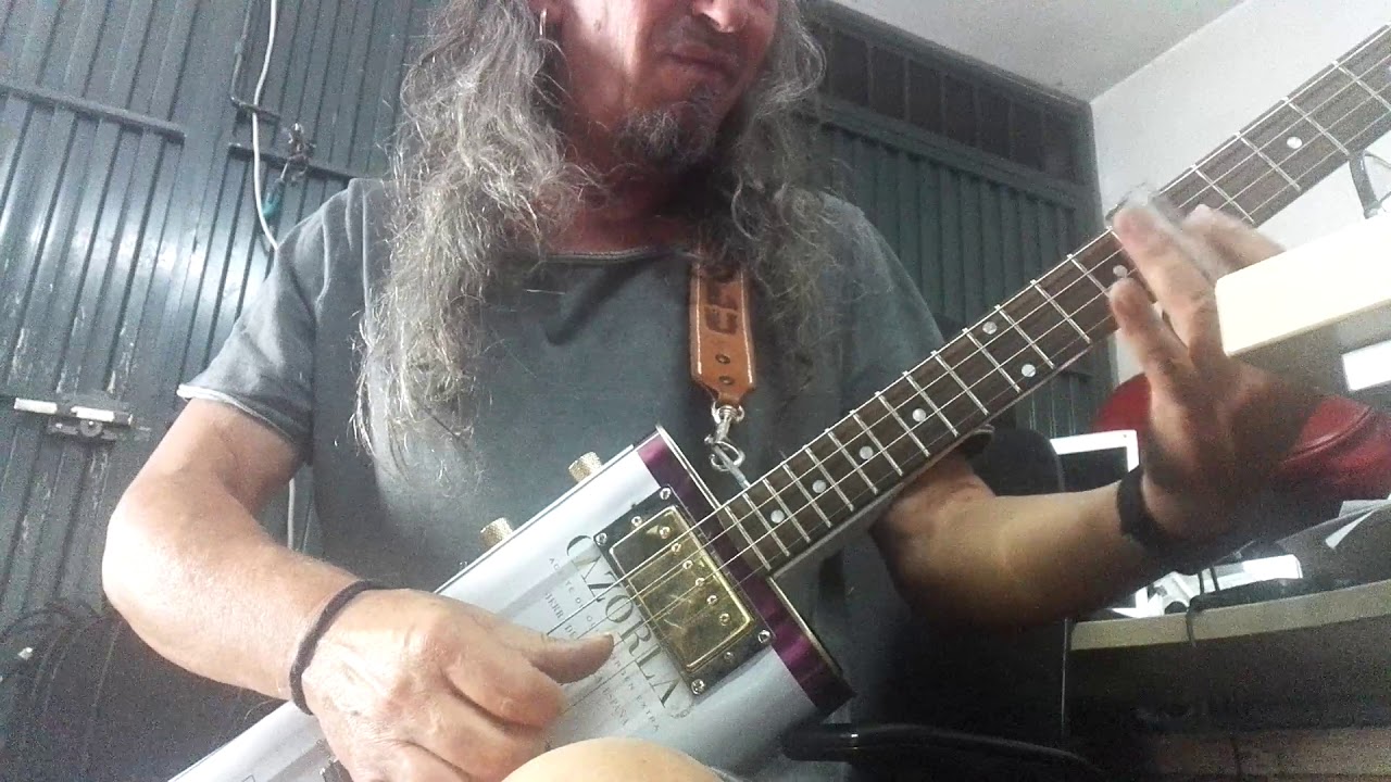 Pàpa Jùlu / pedro peinado / aove can guitar / oil can guitar 4 string / slide guitar
