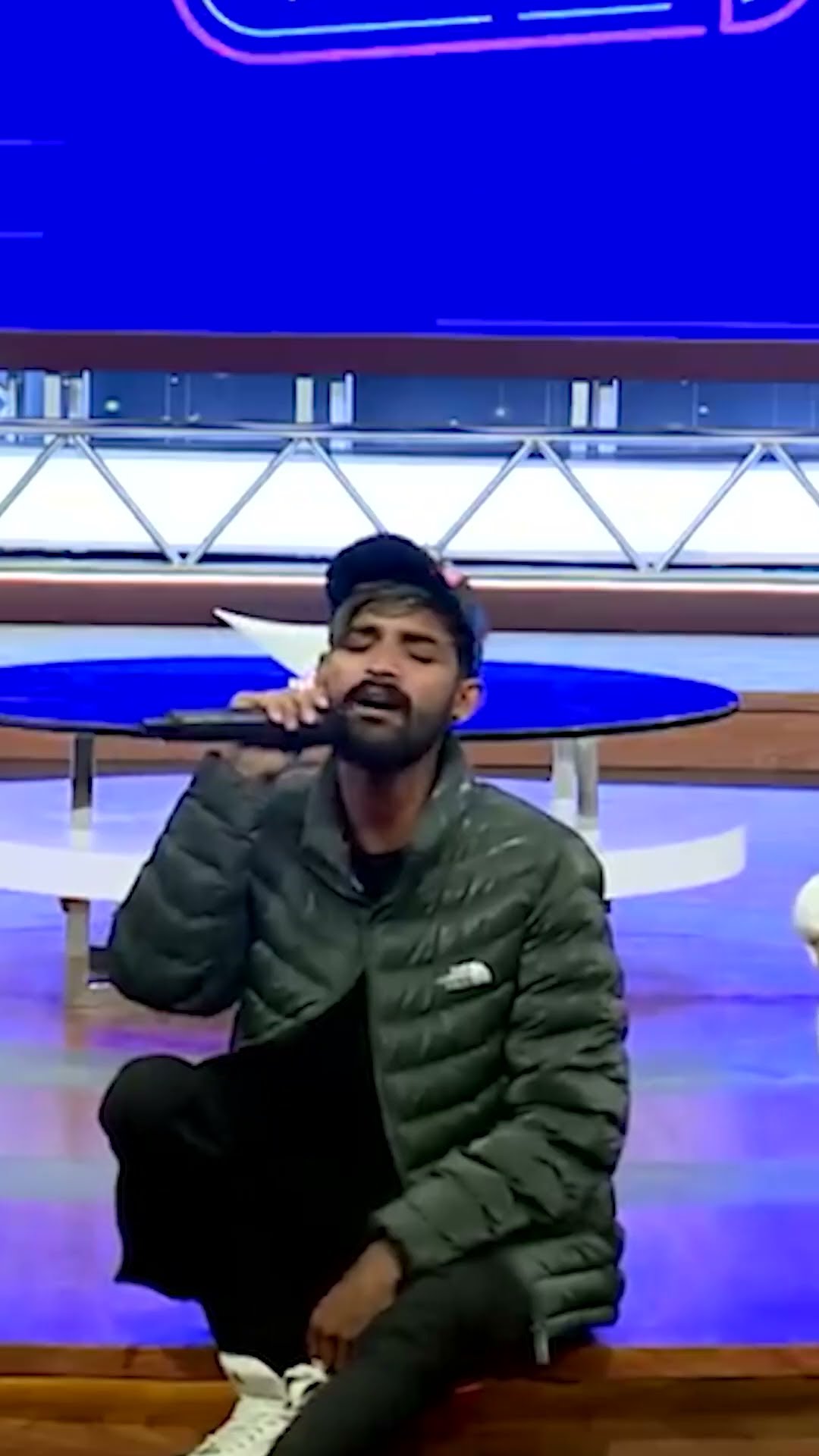 Larkay Ka Bakamal Awaz Mein Gana #imranashraf  #mazaaqraatshow #shortsfeed #shorts?